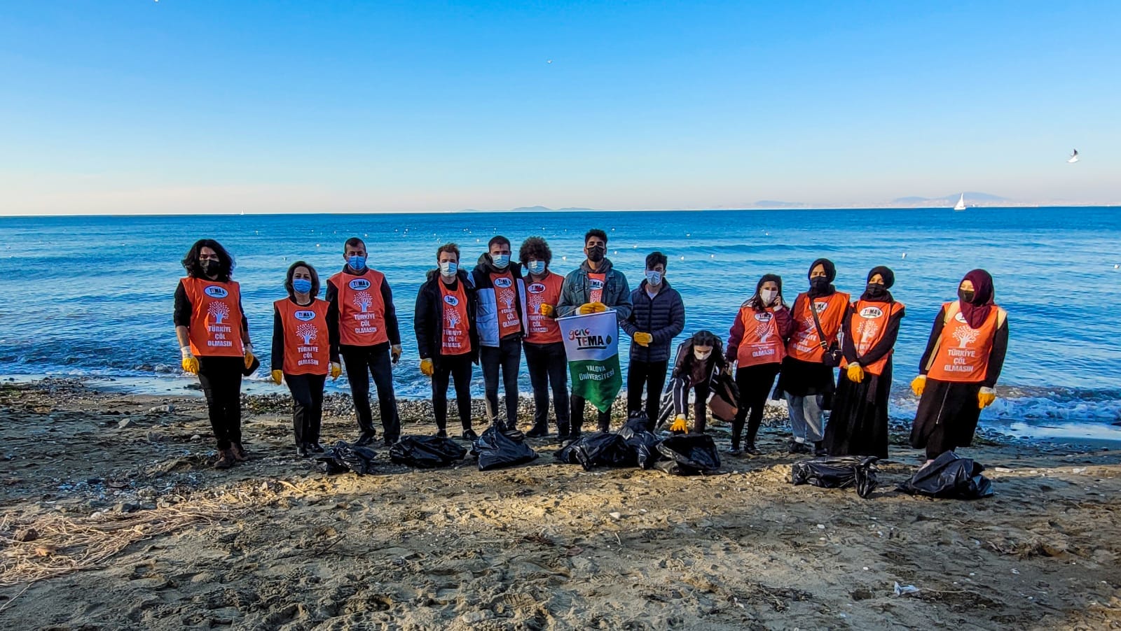 GENÇ TEMADAN SAHİL TEMİZLİĞİ1
