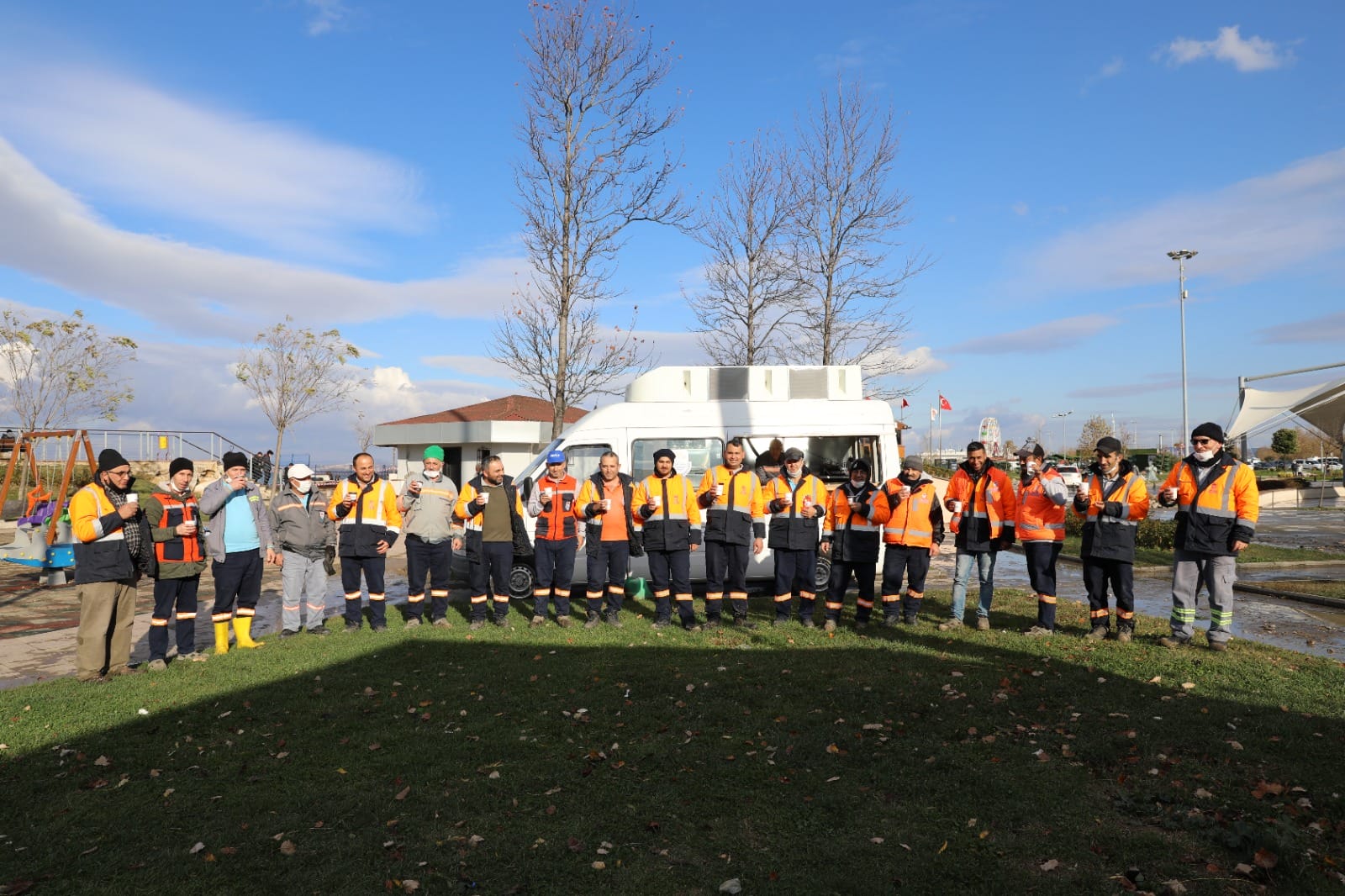 TEMİZLİK İŞÇİLERİNİN YÜREKLERİ ISINDI2