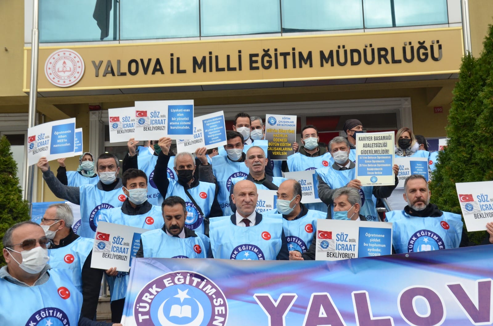 ‘ÖĞRETMENLİK MESLEK KANUNU ÇIKARILMALI’