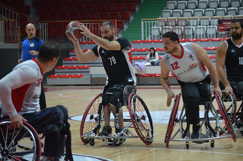 YOSK YENİDEN PLAY-OFF POTASINDA (1)