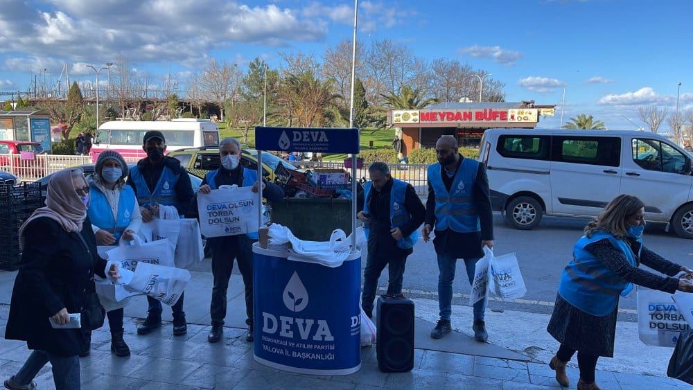 DEVA PAZARYERİ’NDE STANT KURDU