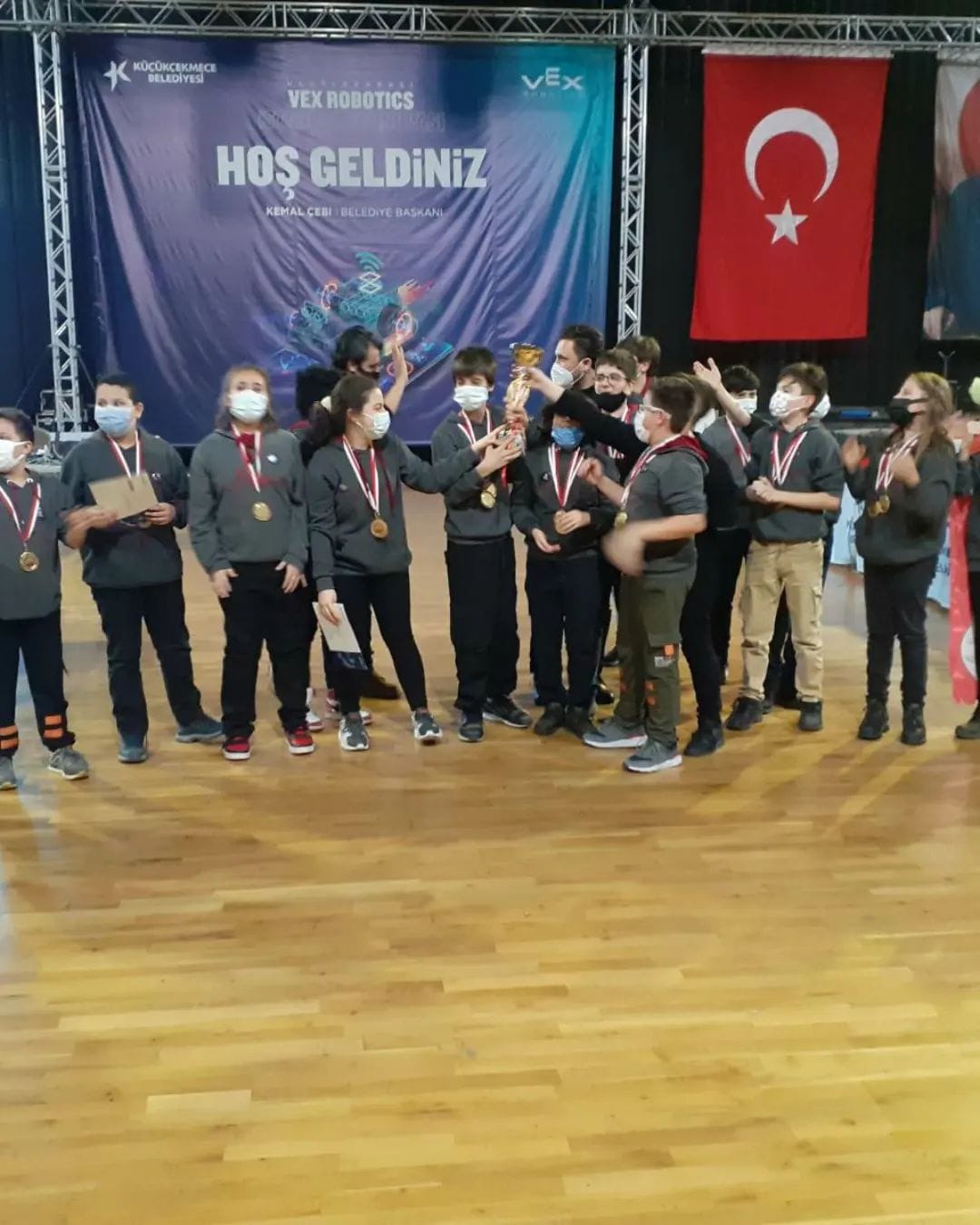 ROBOT TAKIMI YALOVA’YA ÖDÜL GETİRDİ