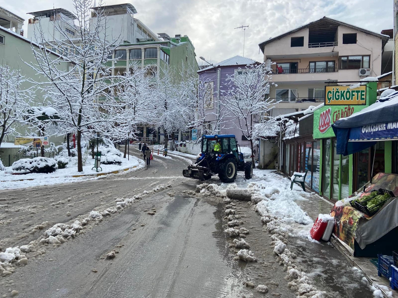 TERMAL’DE EKİPLER KAR MESAİSİNDE