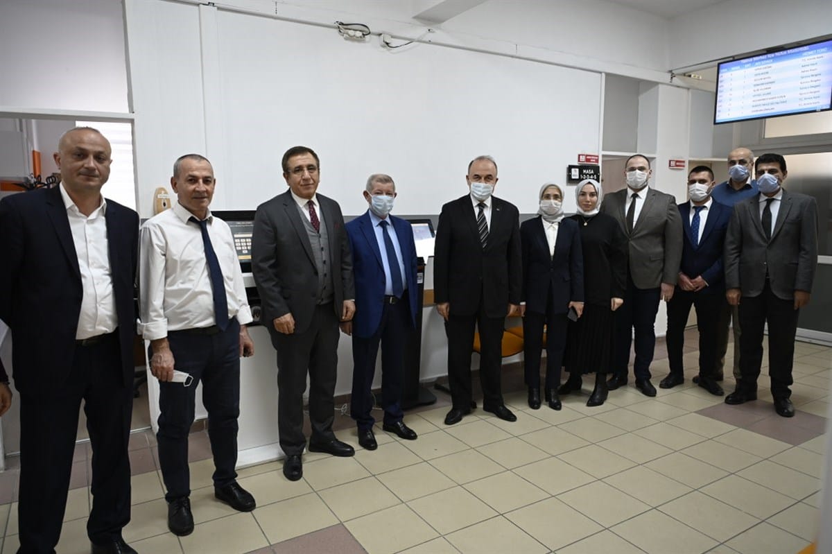 NÜFUSMATİK, YALOVA’DA AKTİF HALE GELDİ İLK İŞLEMİ VALİ EROL YAPTI