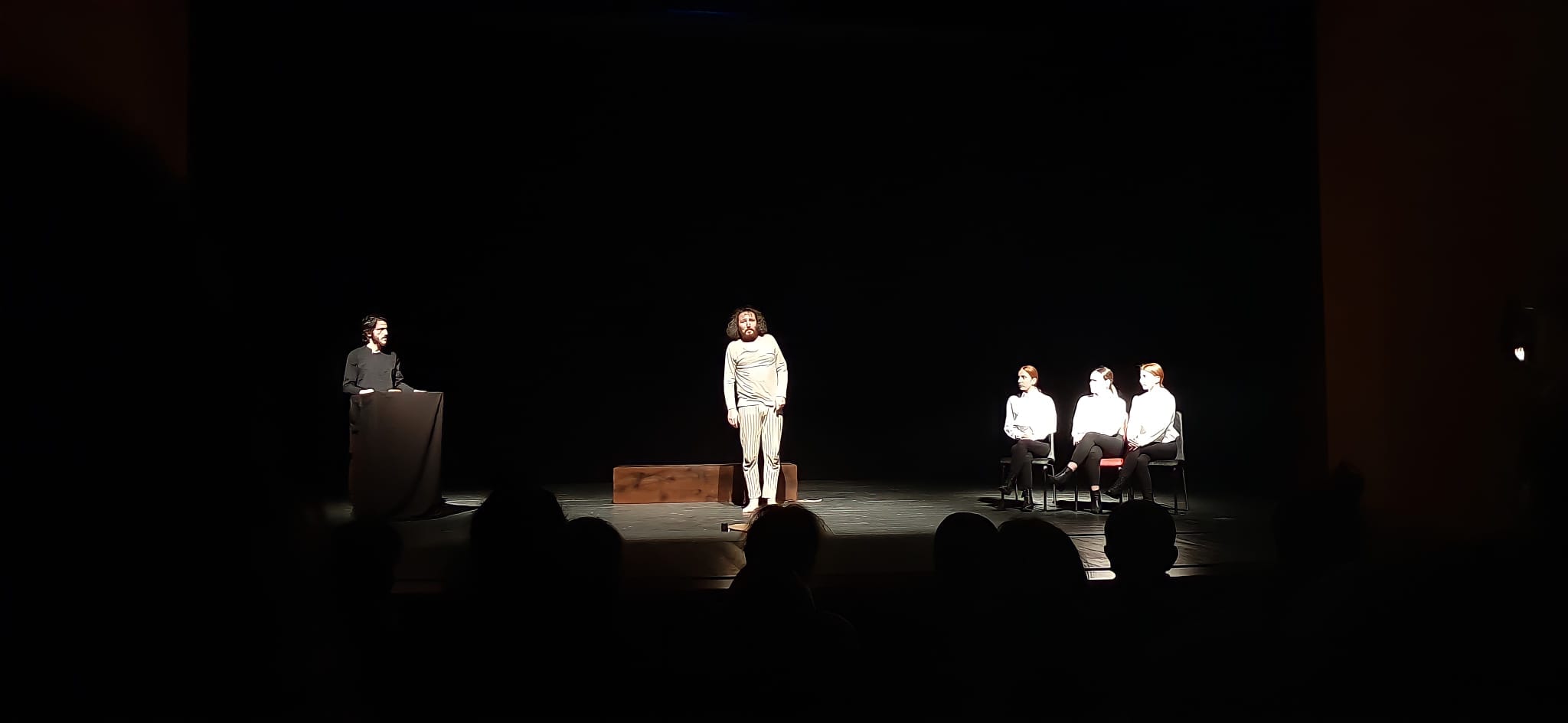 YALOVA BELEDİYESİ VE BARODAN YETİŞKİNLER İÇİN TİYATRO