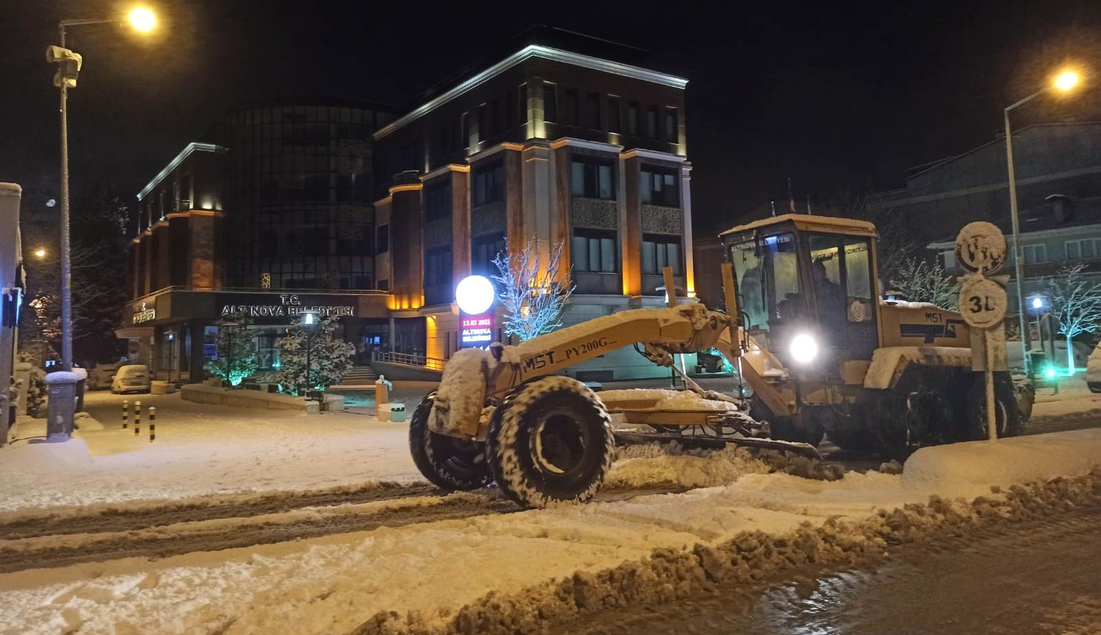 ALTINOVA’DA YOLLAR AÇIK, EKİPLER TEYAKKUZDA2