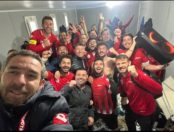 Zirve, Ayvalıkgücü ile Yalovaspor’a kaldı (1)