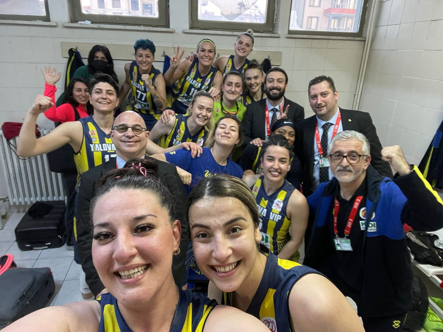 PERİLER KAPIYI ARALADI (5)