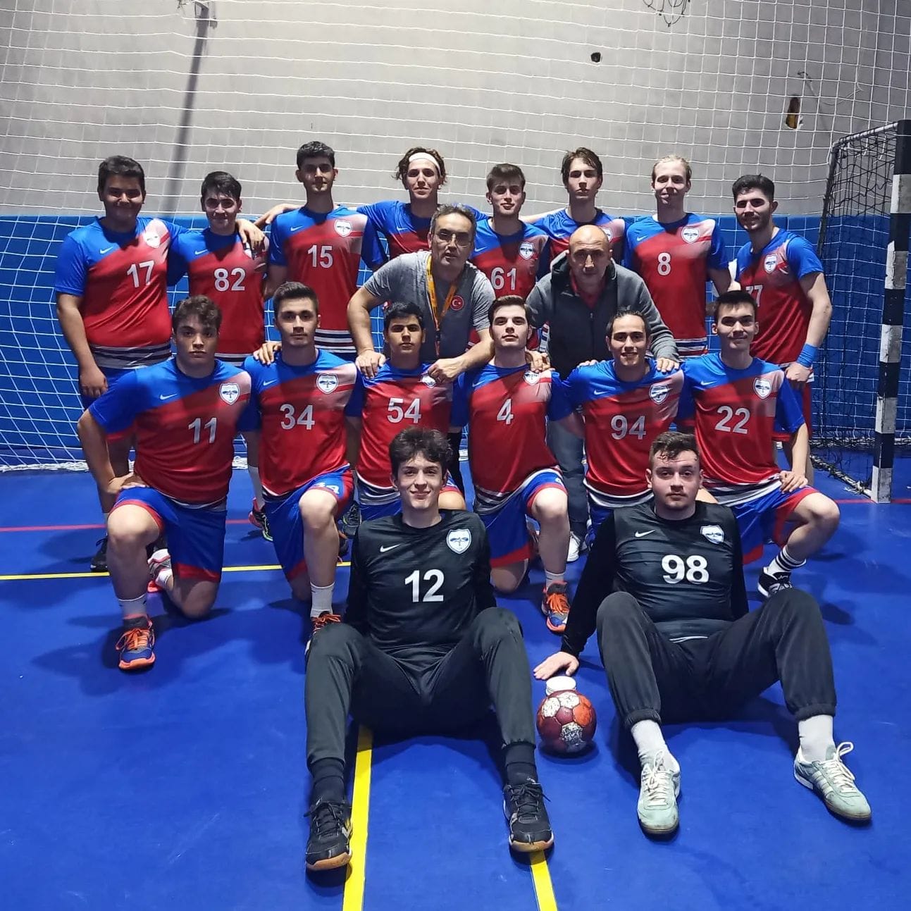 GENÇLERDEN UMUTLUYUZ!