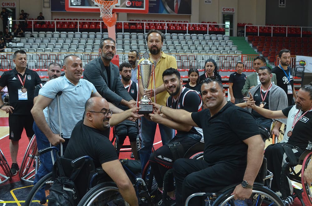 BEŞİKTAŞ, LİGİ ÜÇÜNCÜ BİTİRDİ (1)