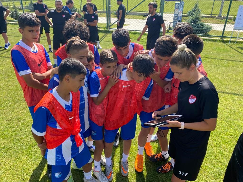 ANTRENÖR EĞİTİM PROGRAMLARI DEVAM EDİYOR