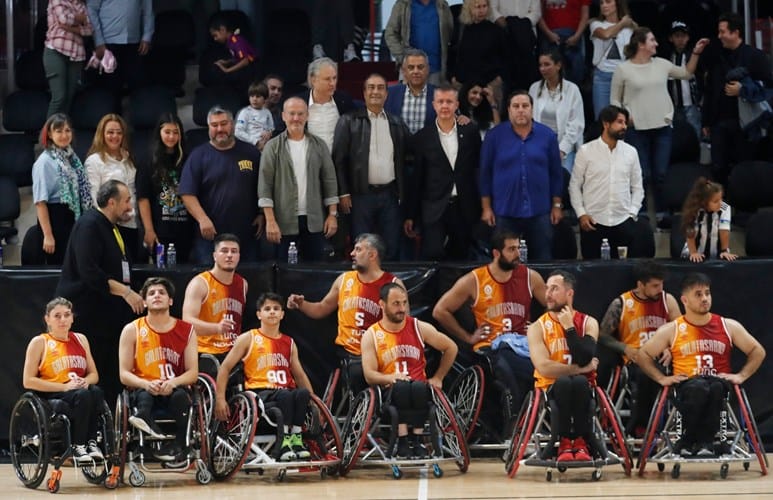 EZELİ RAKİPLER ZİRVEYİ BÖLÜŞTÜ (2)