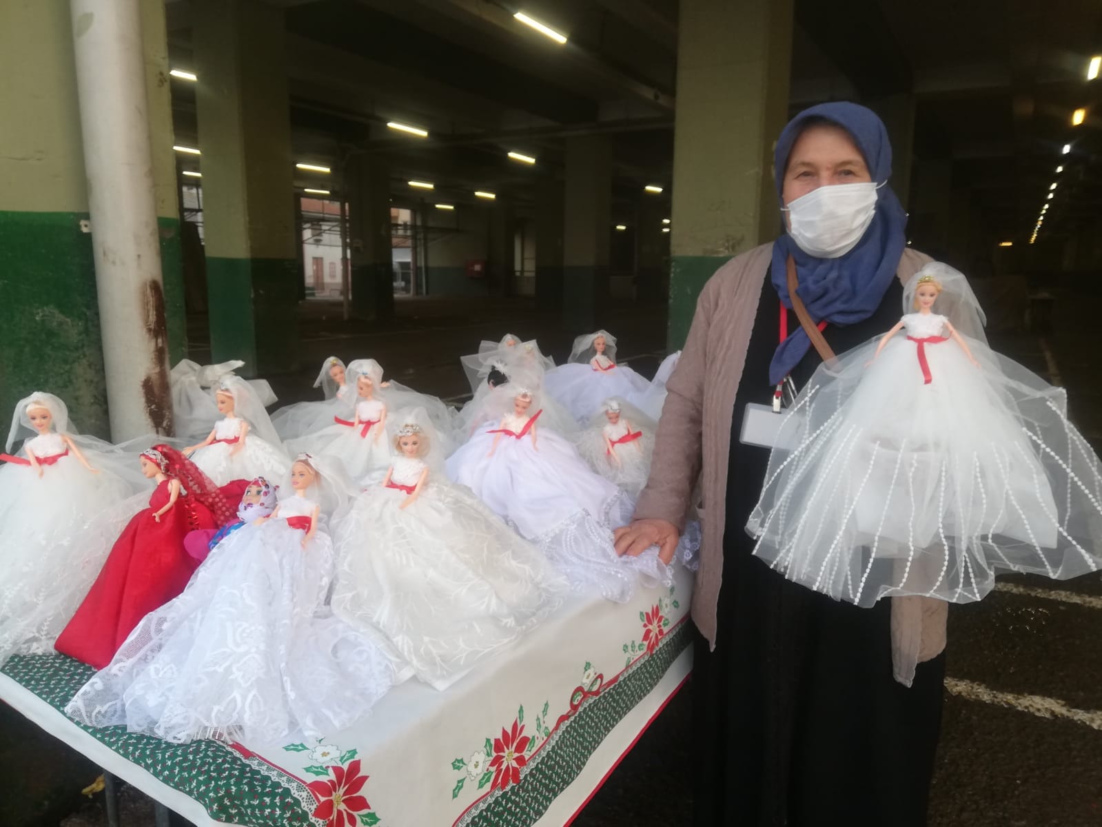 Yalovalı kadınlar el emeği ürünlerini pazarda satıyor (2)