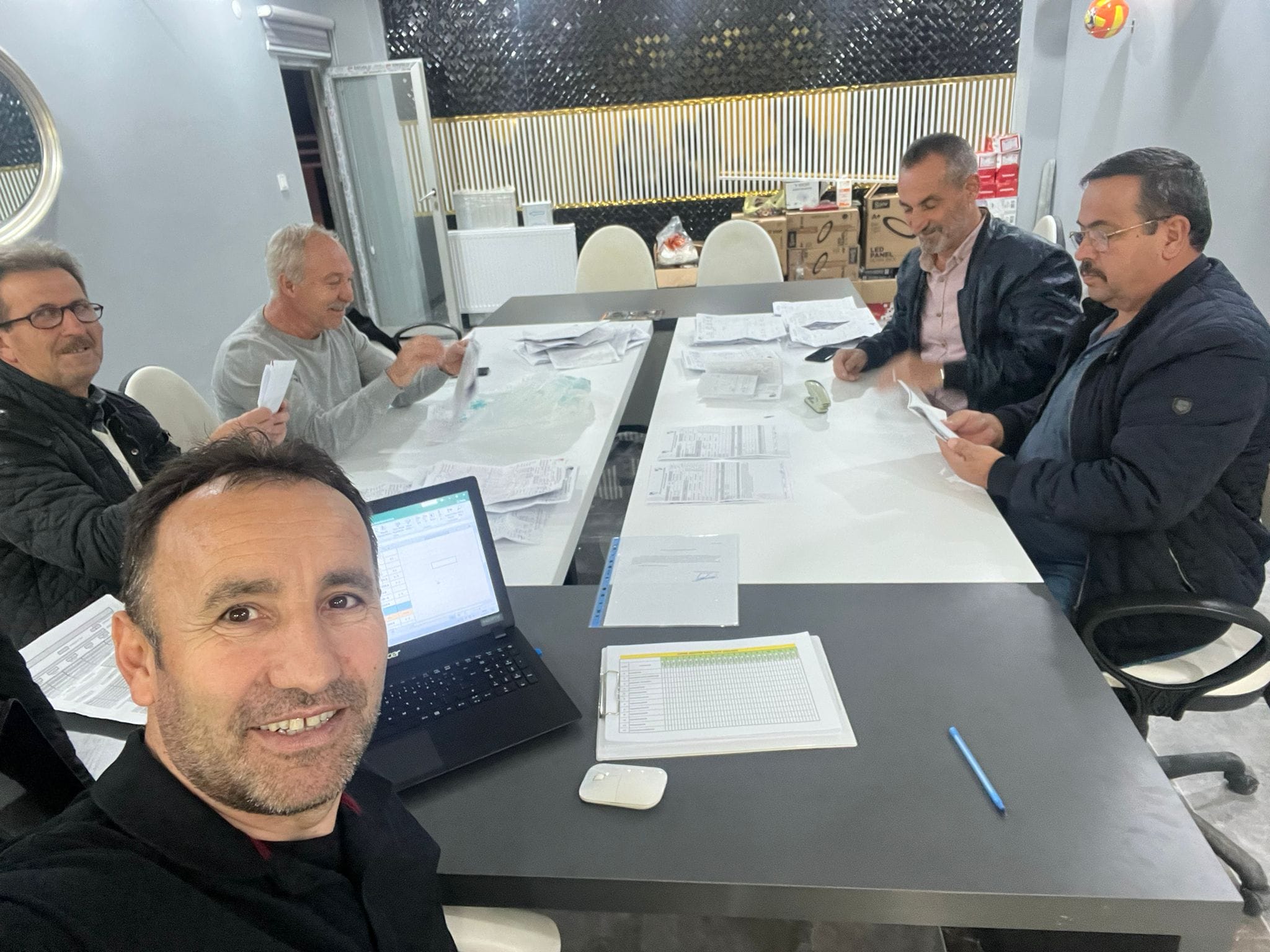 FUTBOL CAMİASI İSTİFALARLA ÇALKALANIYOR (2)