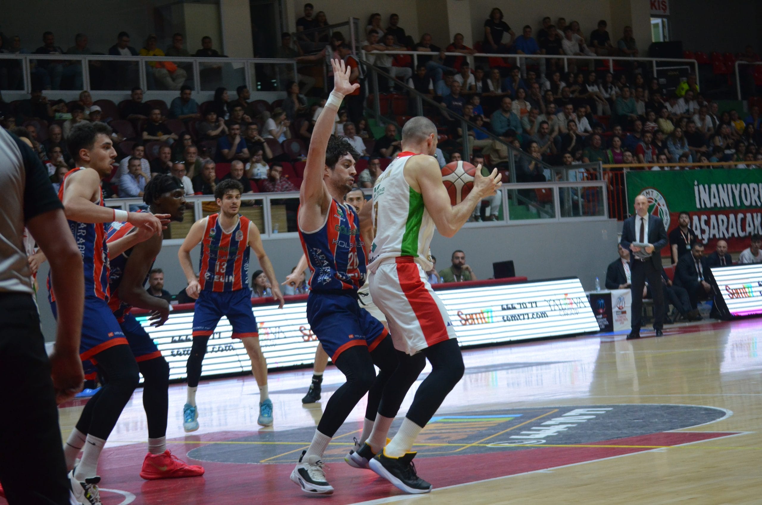 12 DEV ADAM’IN KADER MAÇI