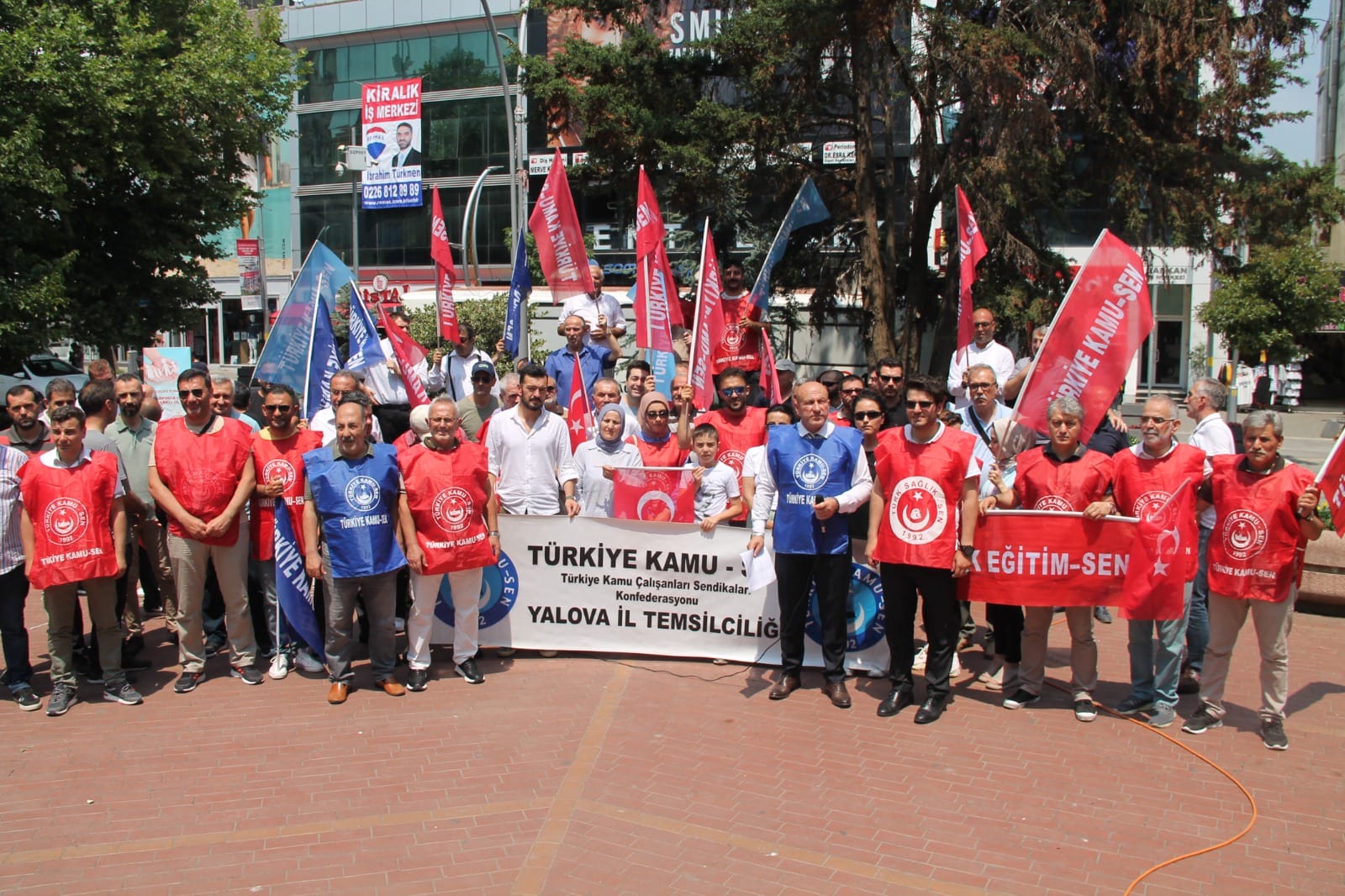 ‘MAAŞ ARTIŞLARI BEKLENTİLERİ KARŞILAMIYOR’