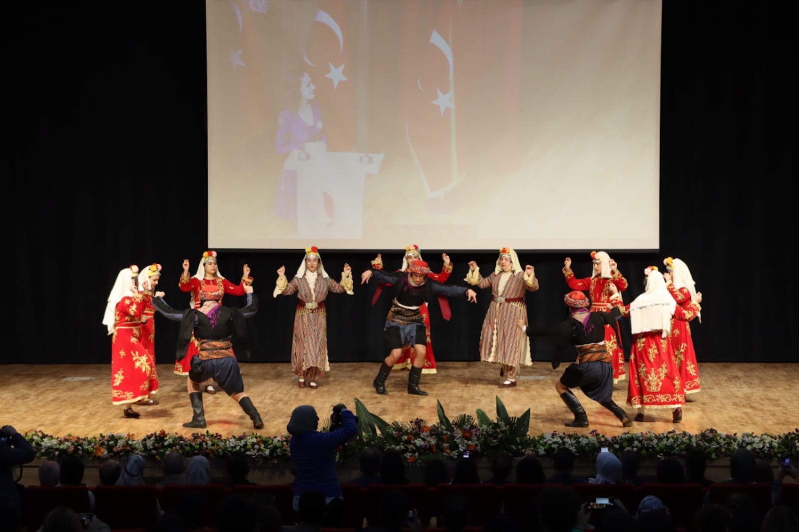 KÜLTÜRLER BULUŞMASI YAPILDI