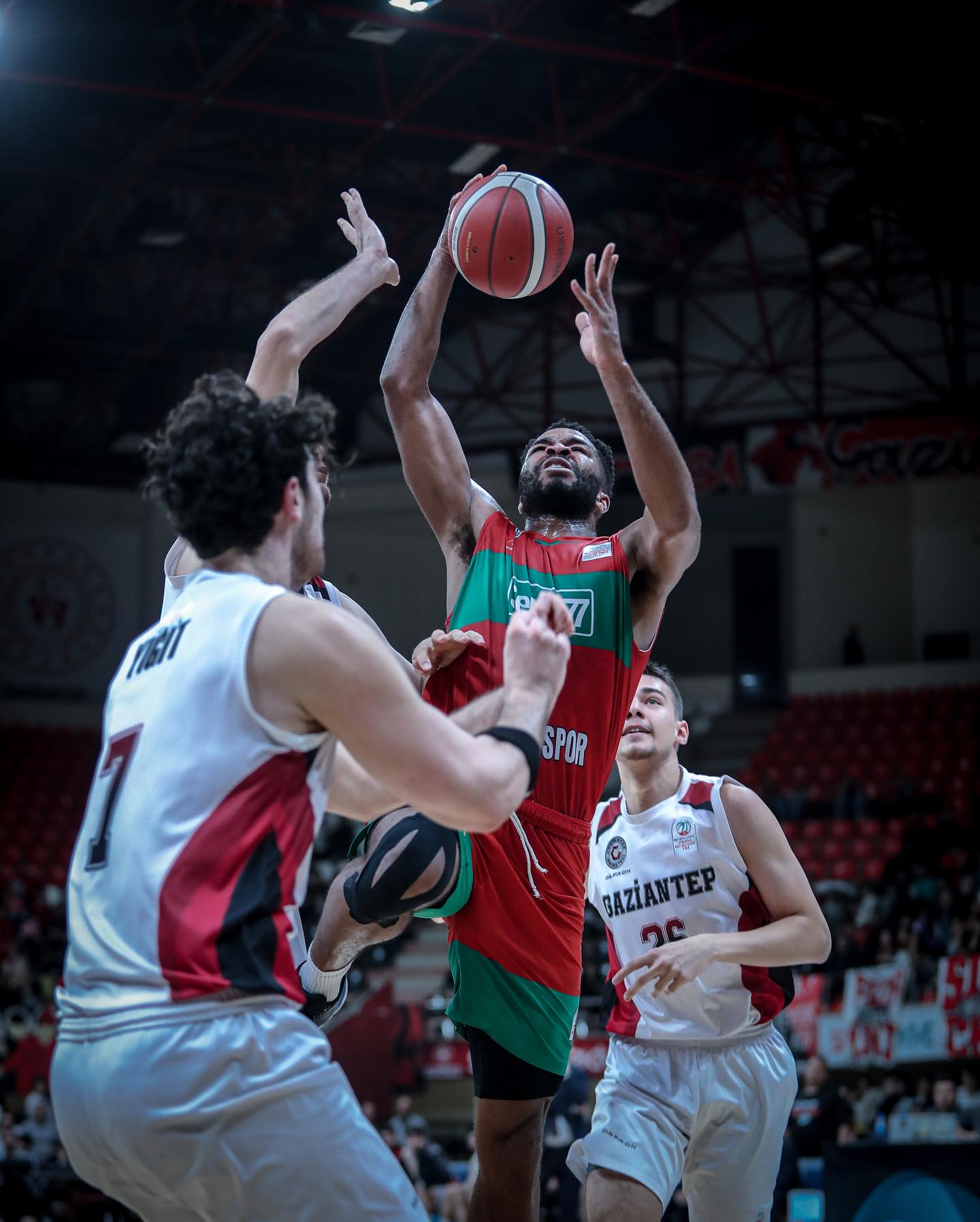 12 DEV ADAM KRİTİK SINAVDA (4)