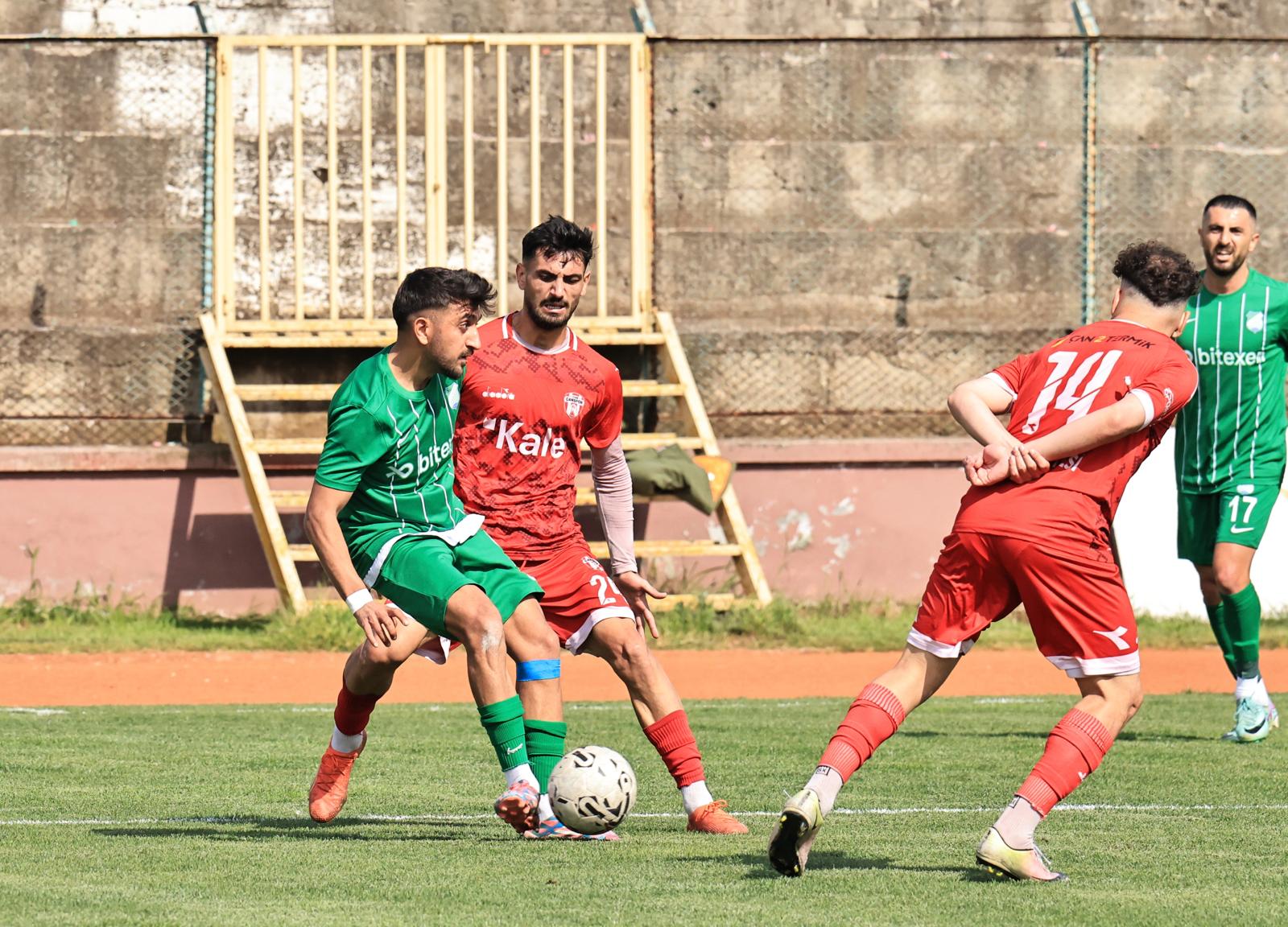 YEŞİLOVA ÜSTÜNLÜĞÜNÜ KORUYAMADI (4)