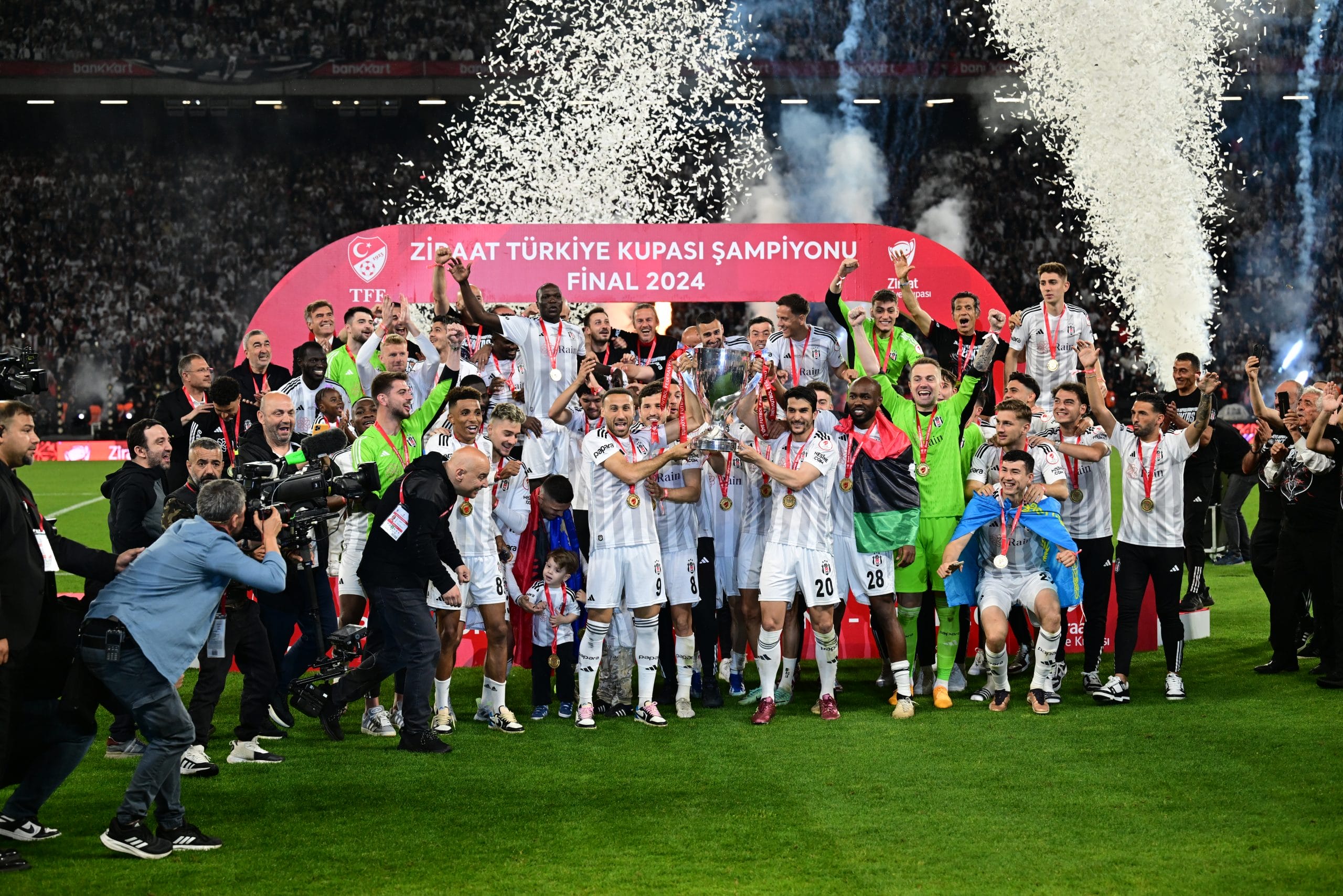 ŞAMPİYON BEŞİKTAŞ