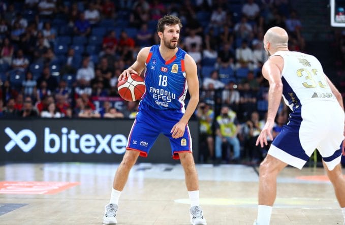 BÜYÜK FİNALDE SERİ 2-0'A GELDİ (2)