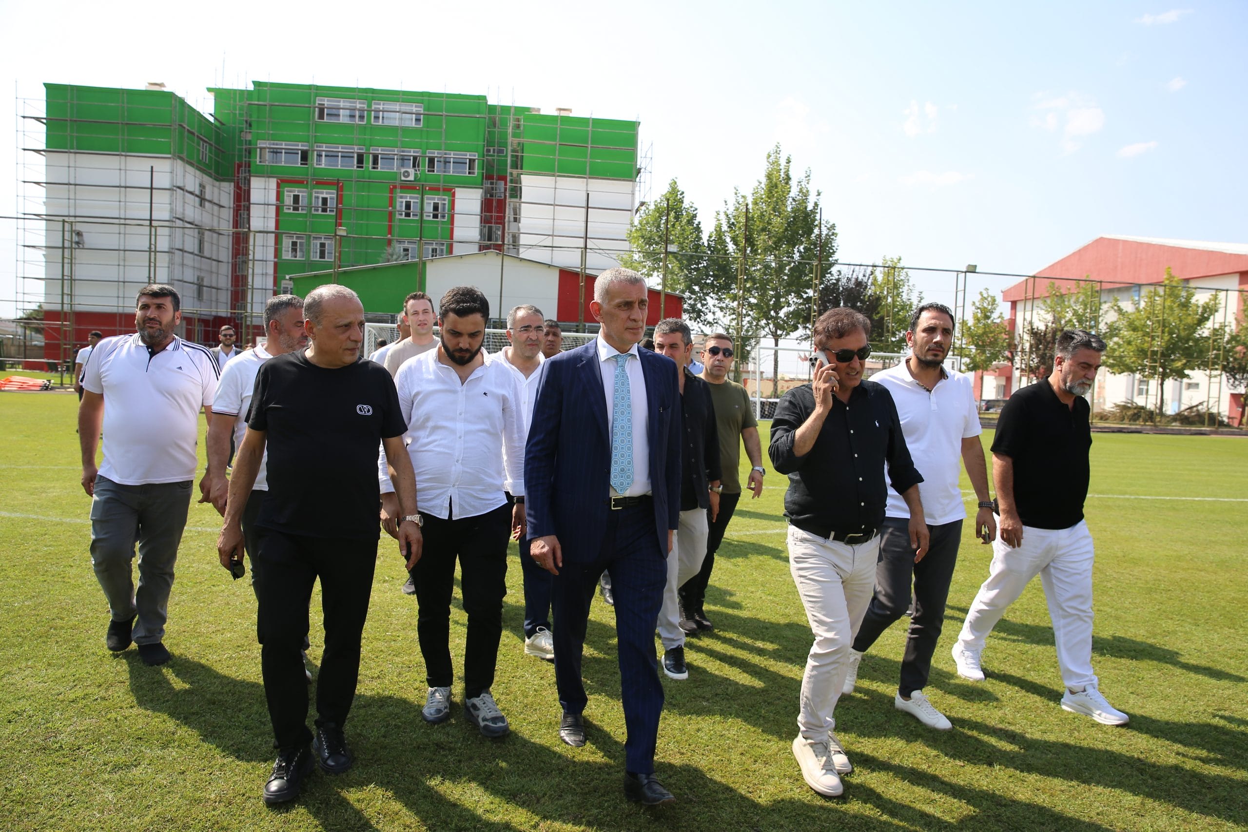 TFF Başkanı Hacıosmanoğlu, Diyarbakır'da