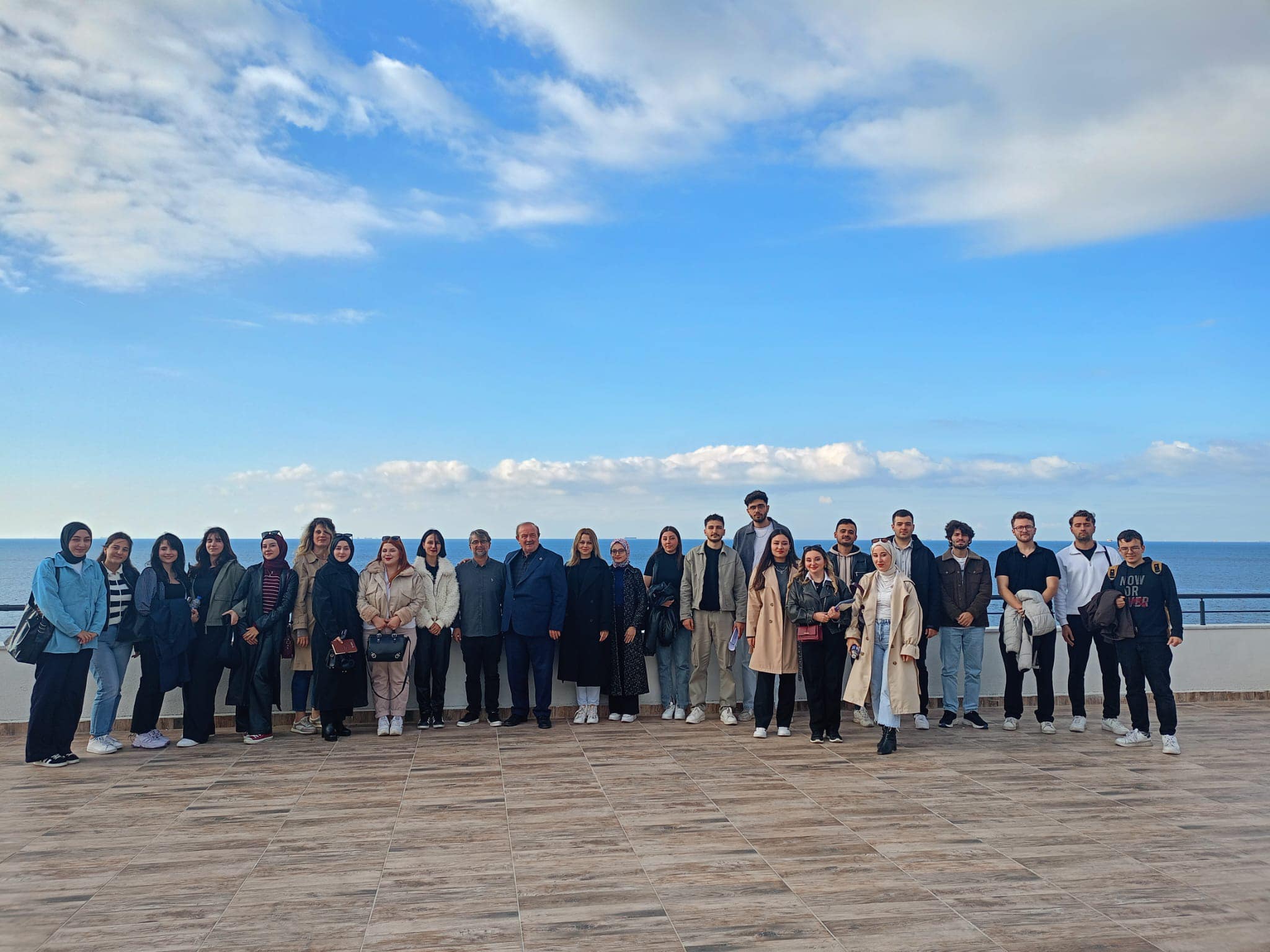 ÖĞRENCİLERDEN BAŞKAN TEMEL'E ZİYARET (1)