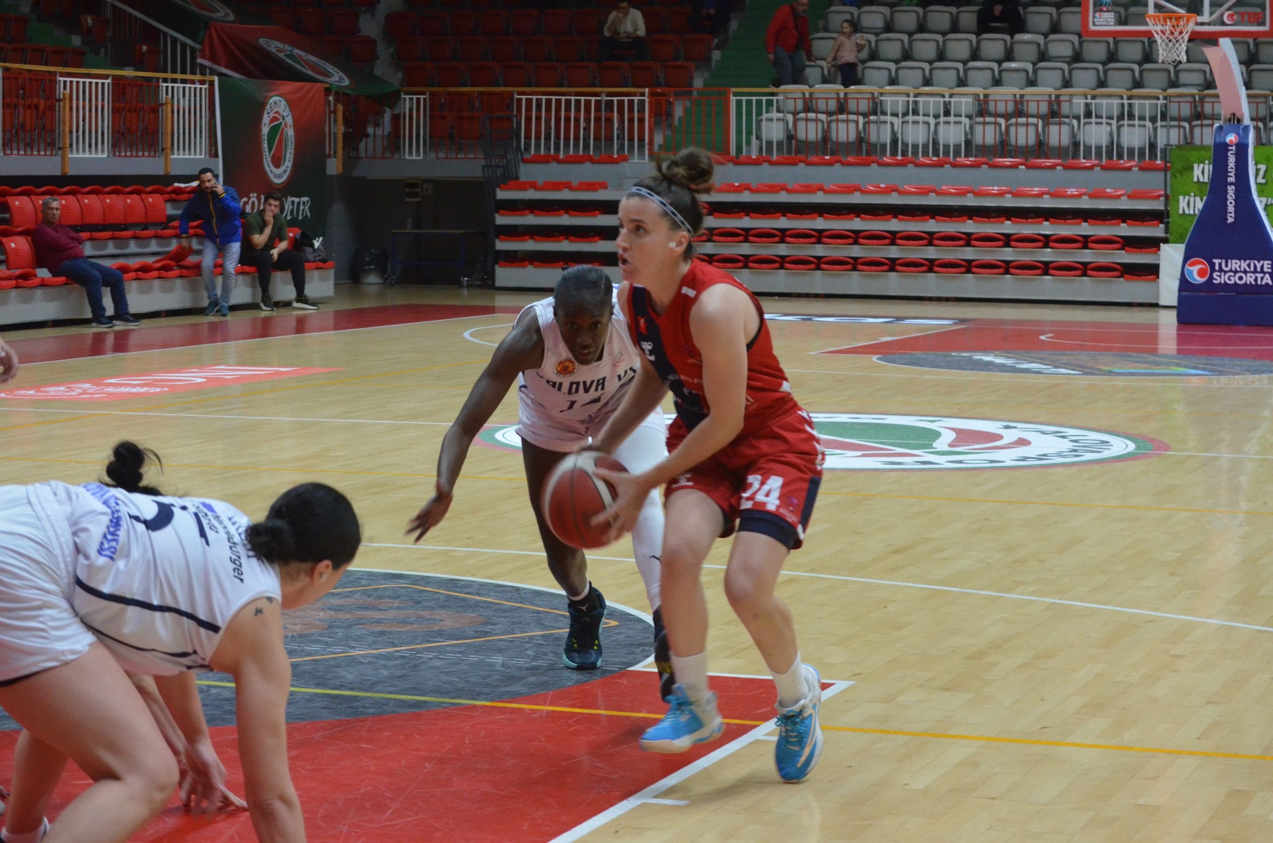 PERİLER ATEŞ HATTININ YUKARISINDA (1)