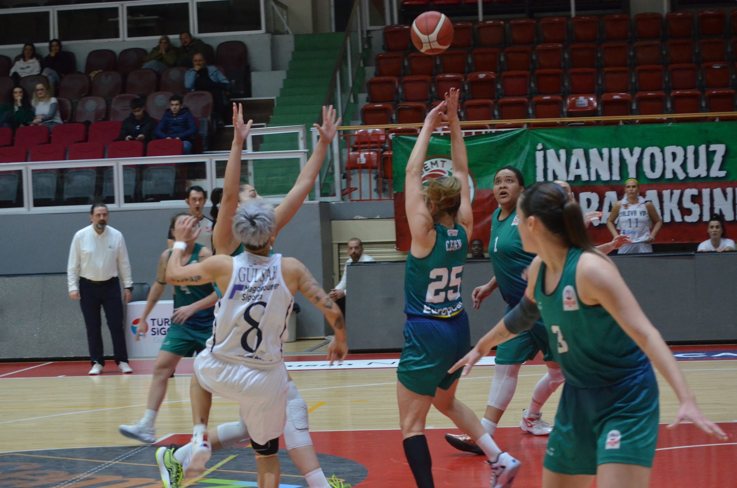 PERİLER GÖZÜNÜ PLAY-OFF'A DİKTİ (4)