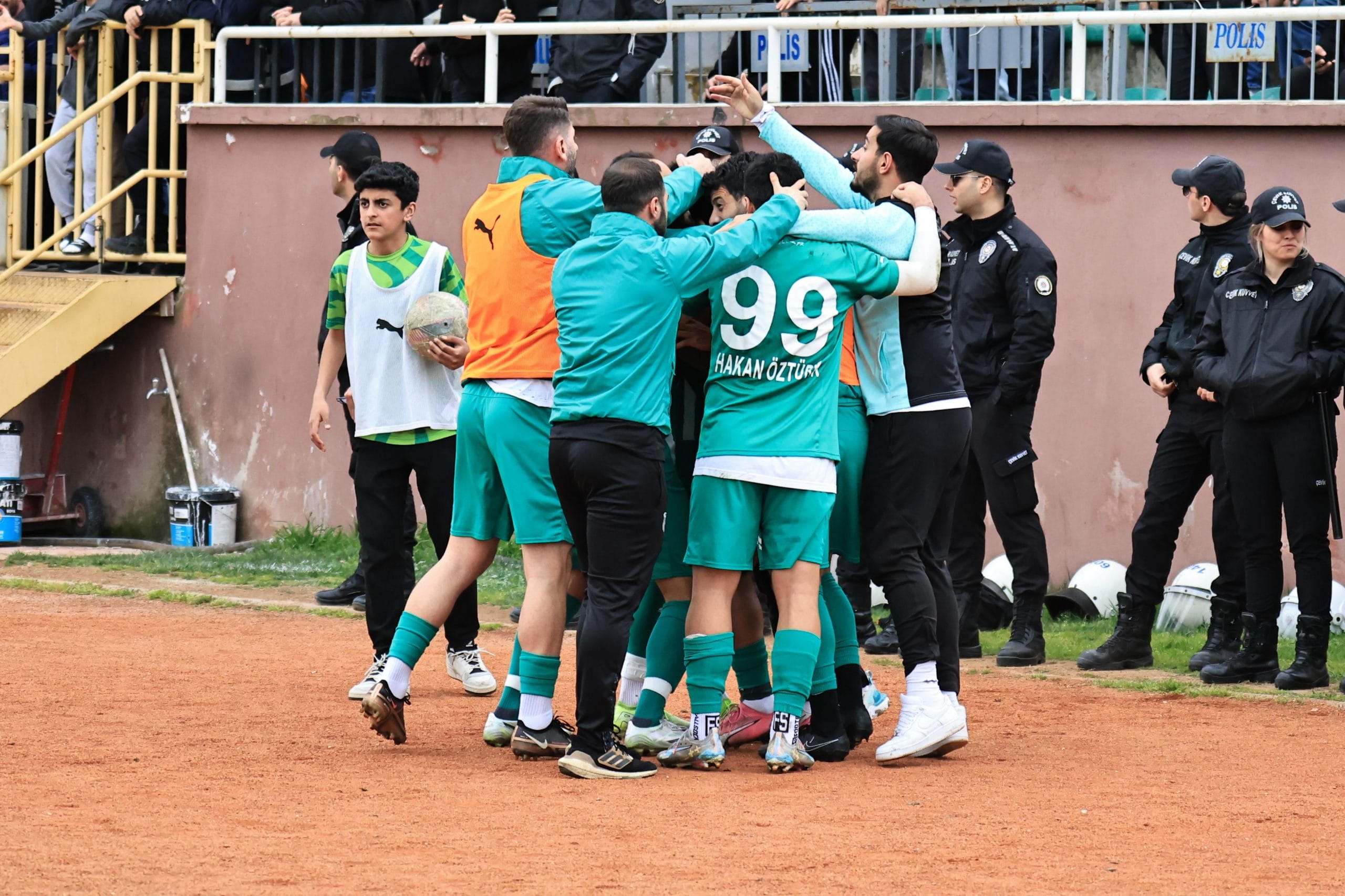YEŞİL YALOVA FK’DA PAROLA ŞAMPİYONLUK
