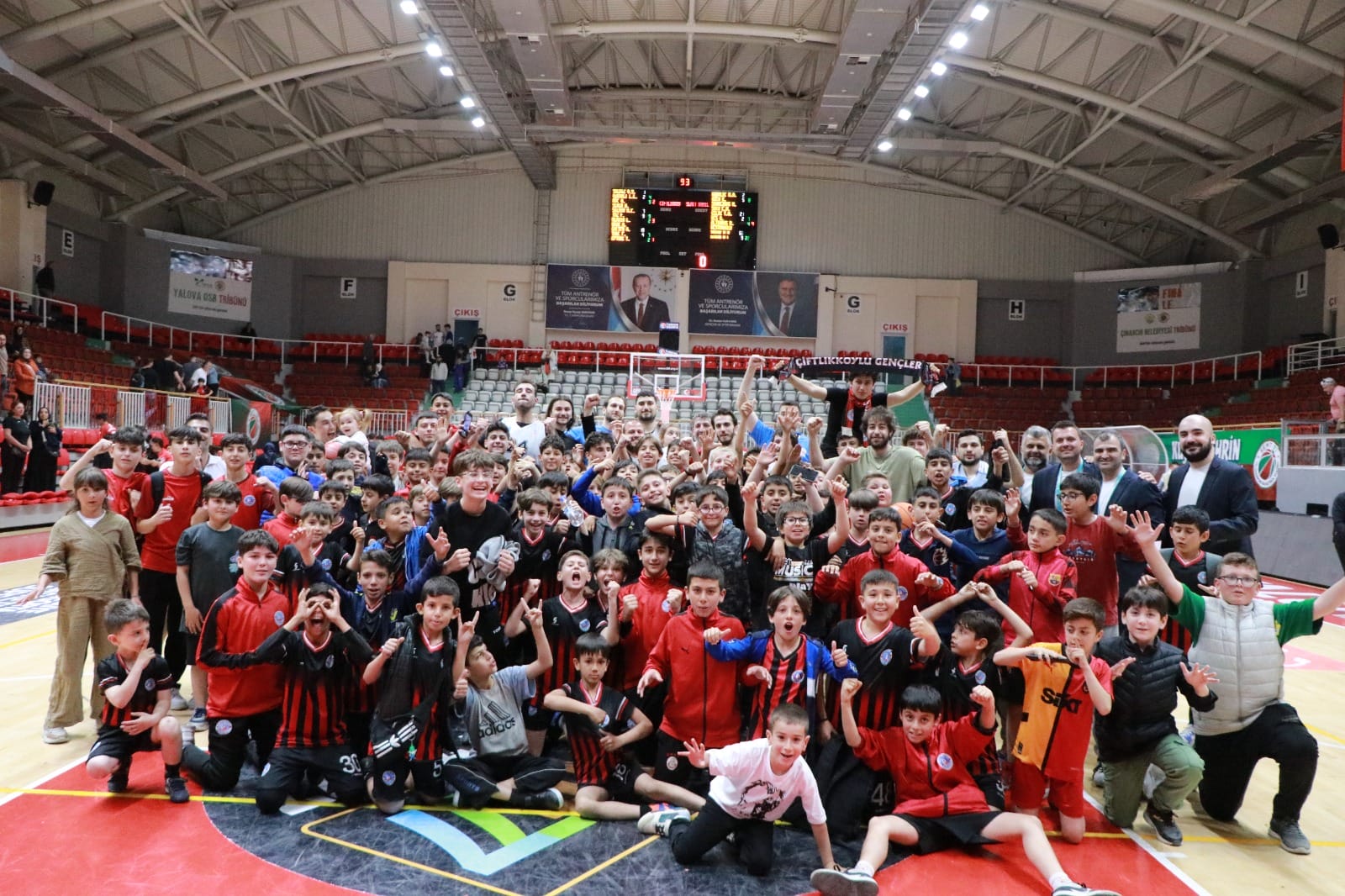 ÇİFTLİKKÖY SON 6’DA (1)