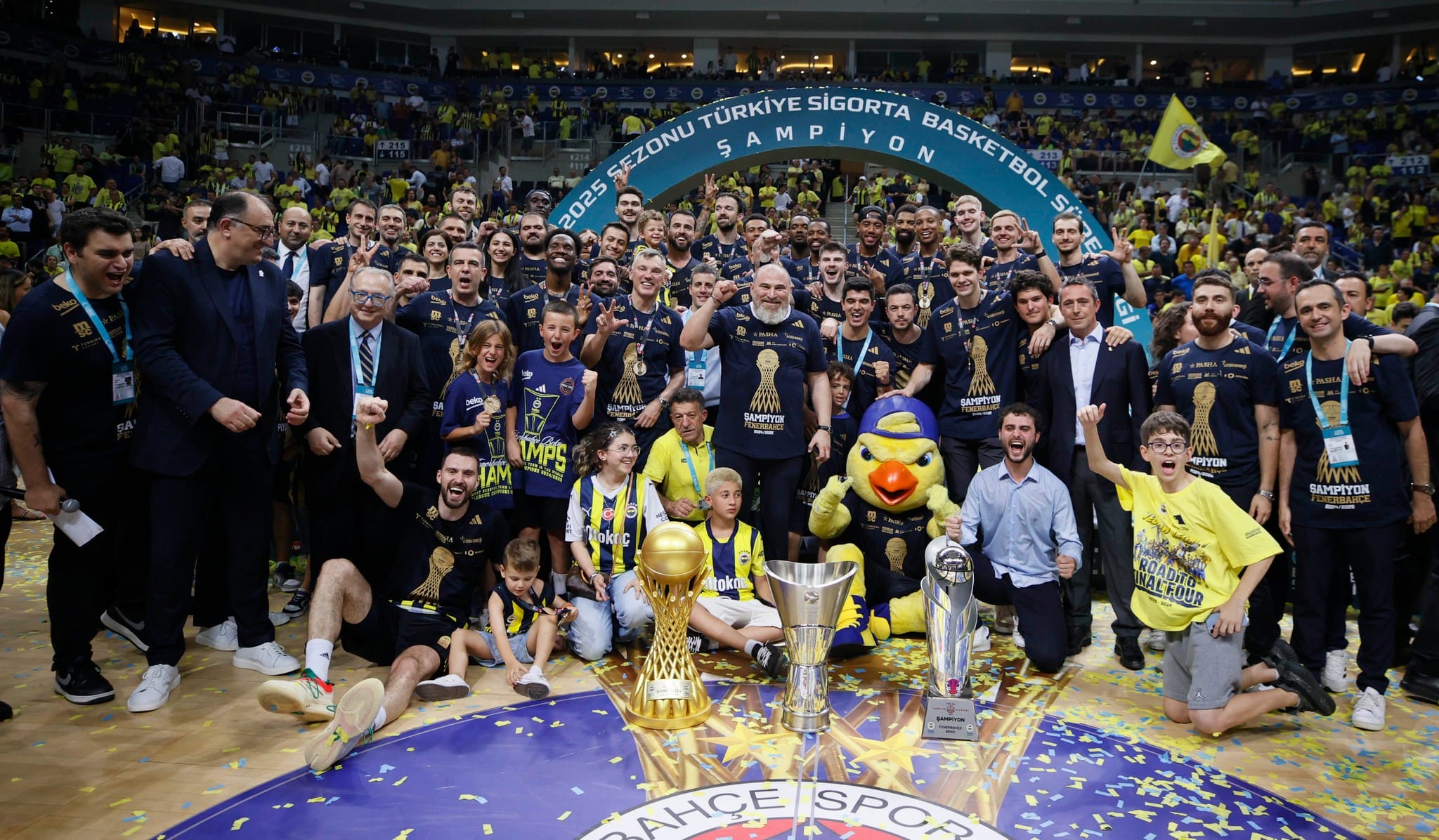 FENERBAHÇE BEKO SERİYİ BİTİRDİ (1)