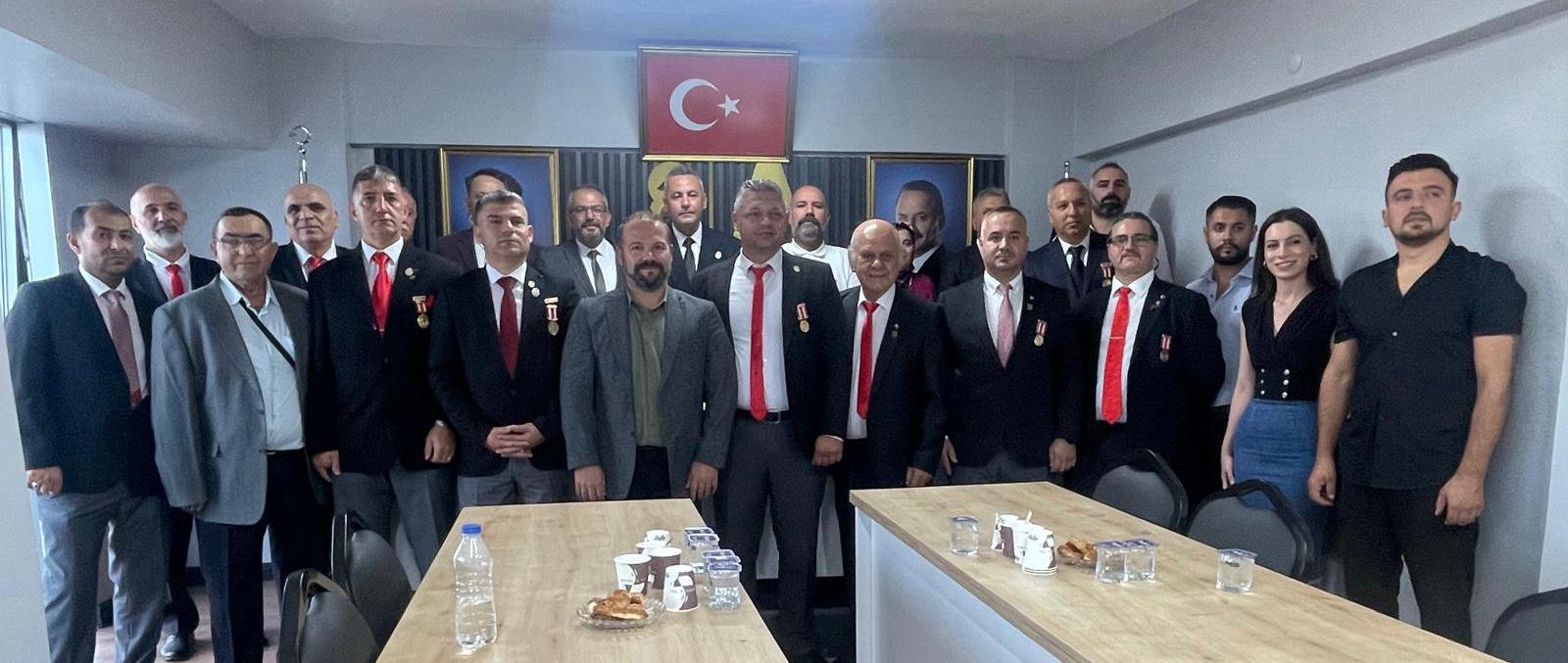 ANAHTAR PARTİ’YE ANLAMLI ZİYARET