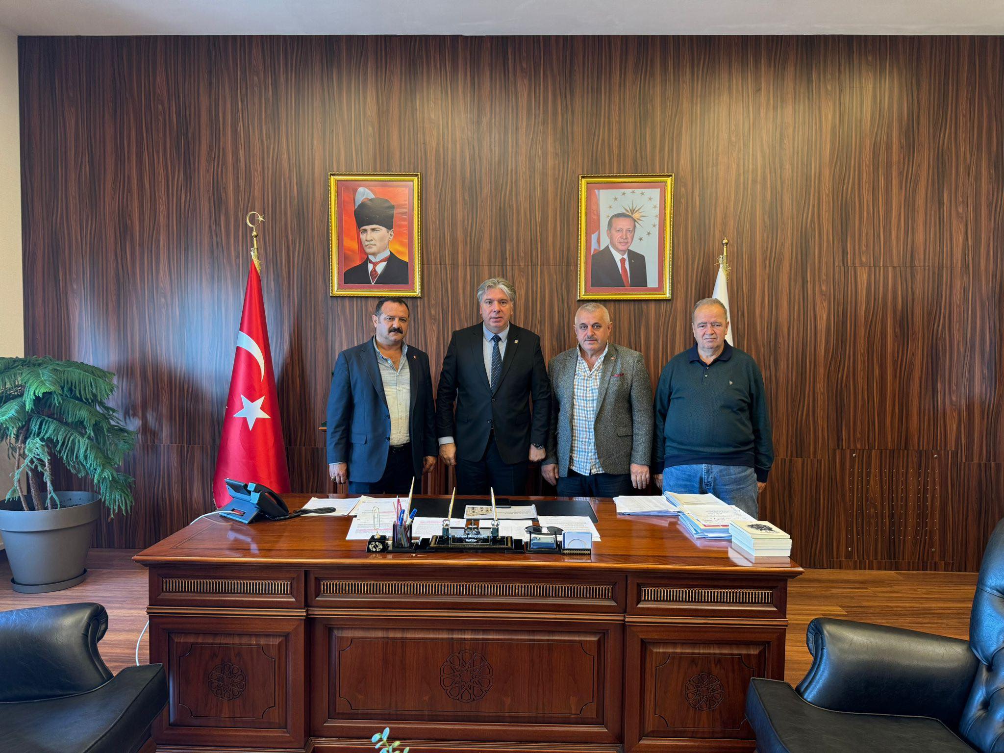 FEDERASYON BAŞKANLARINDAN REKTÖR BAHÇEKAPILI’YA ZİYARET