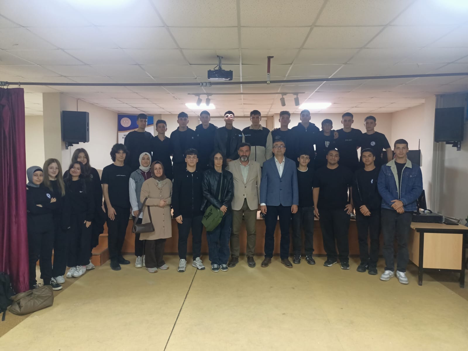 GÜLNİHAL BÜYÜK İLGİ GÖRDÜ