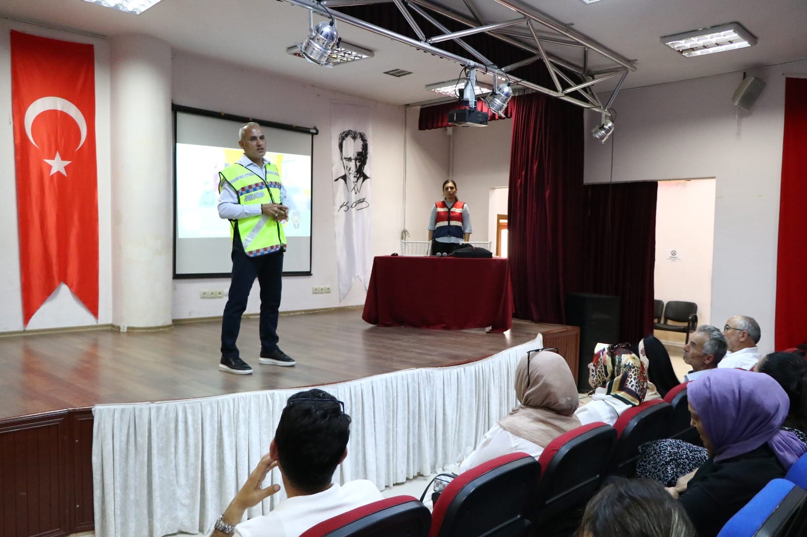 NARKOTİK ANNE VE KADES SEMİNERİ