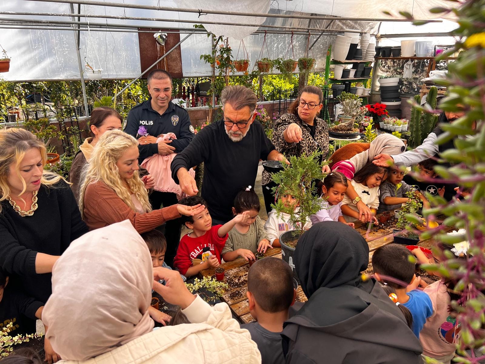 MİNİK ELLER DOĞAYLA BULUŞTU