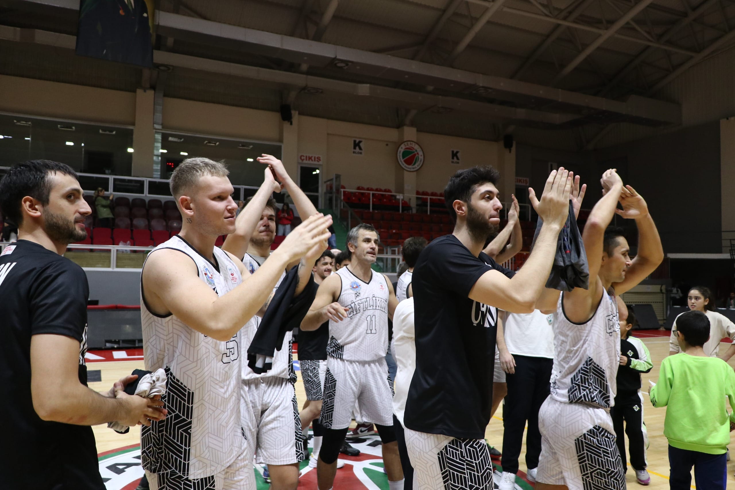 ÇİFTLİKKÖY, POTADA UMUDUNU SÜRDÜRDÜ (2)