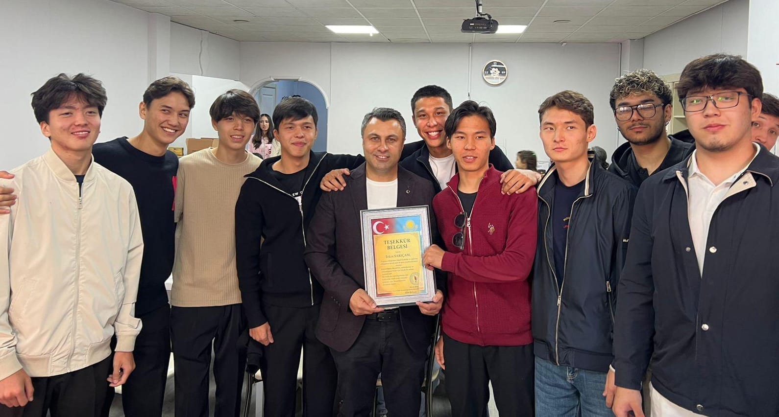 DOMBRA ETKİNLİĞİ RENK KATTI 