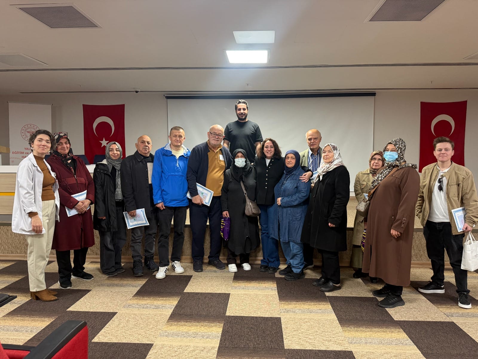 DİYABET OKULU EĞİTİMLERİNİ TAMAMLADI