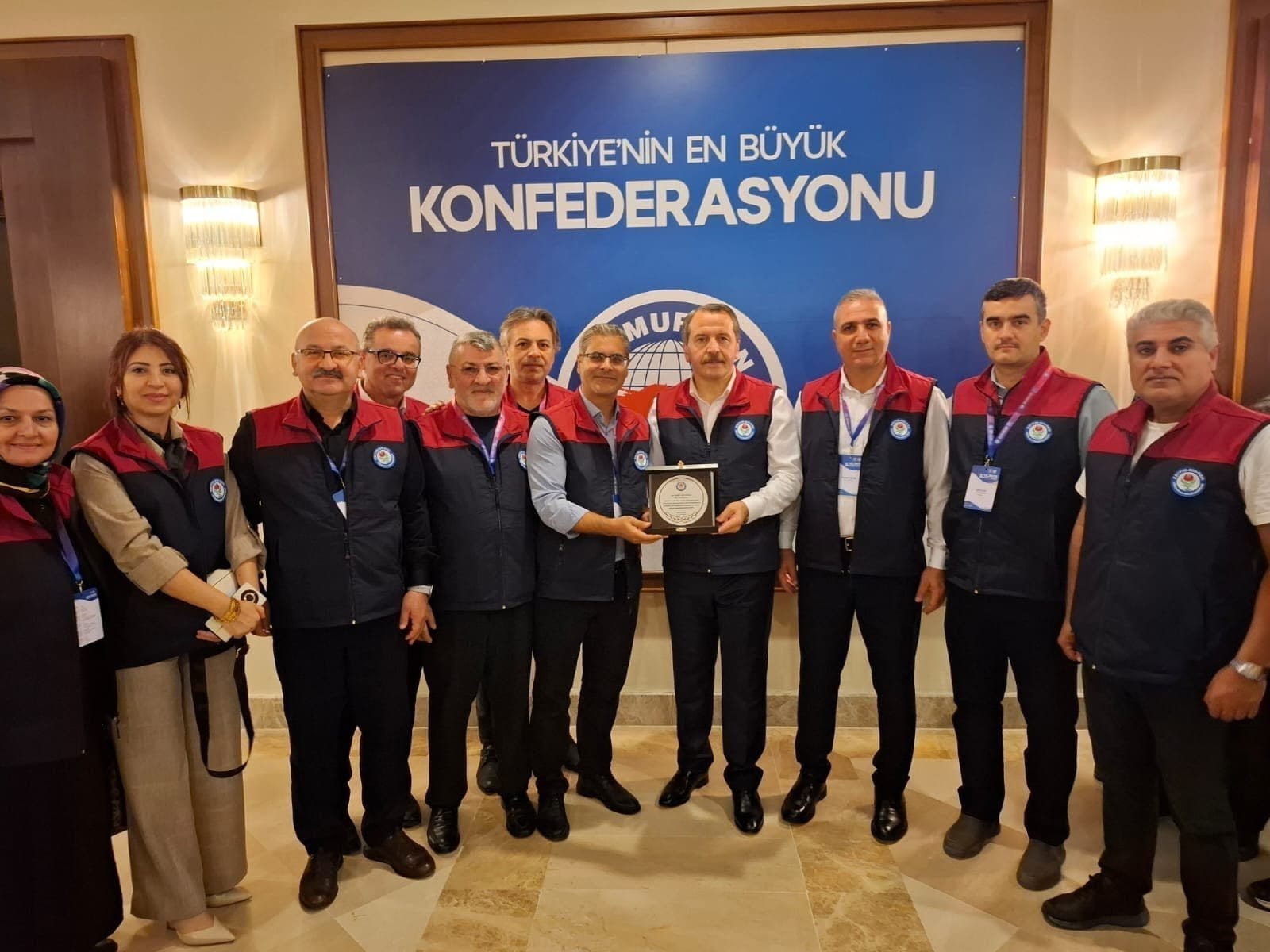 YALOVA EĞİTİM BİR-SEN ÖDÜLLE DÖNDÜ
